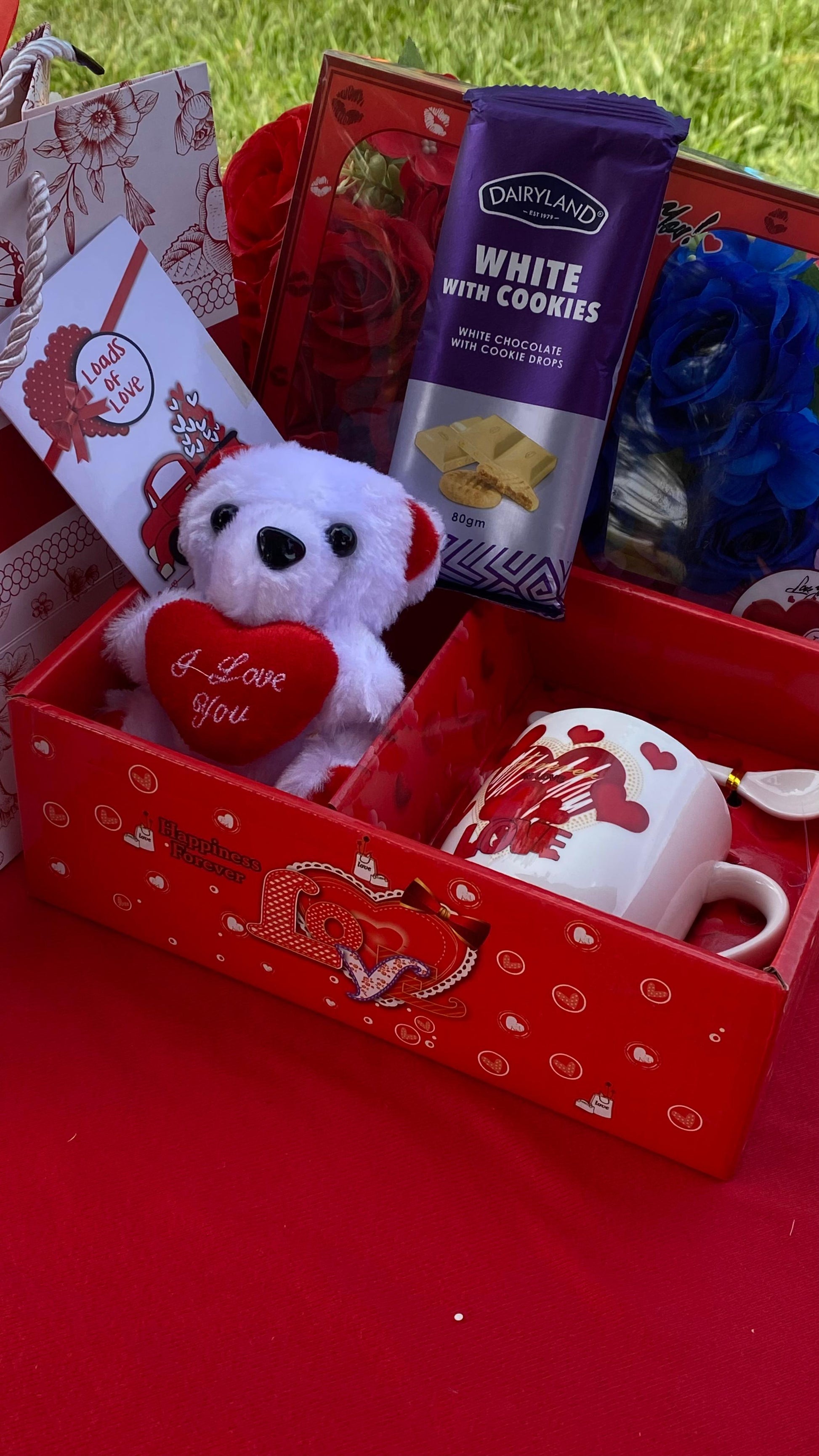 Gift basket with mug and cookies 