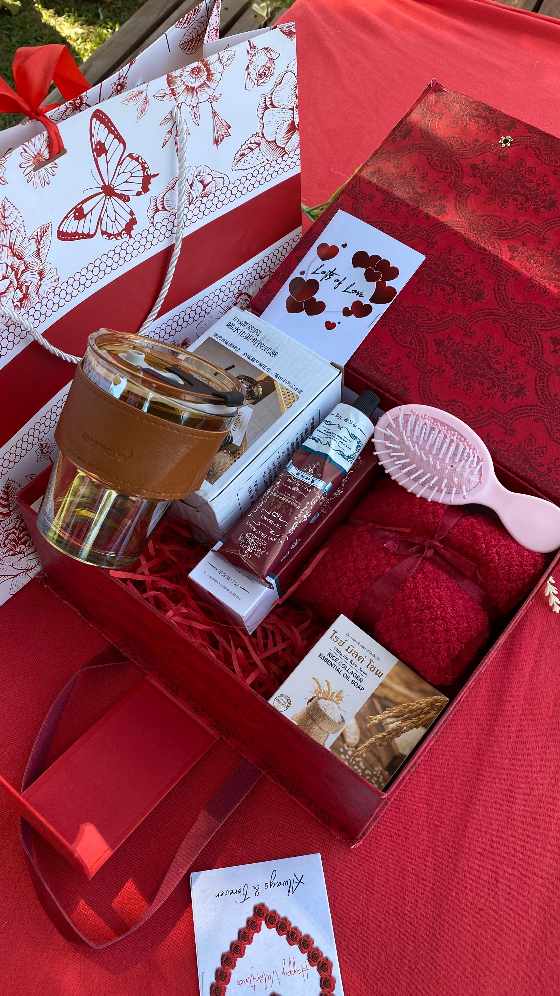 Gift set with candles and chocolate 