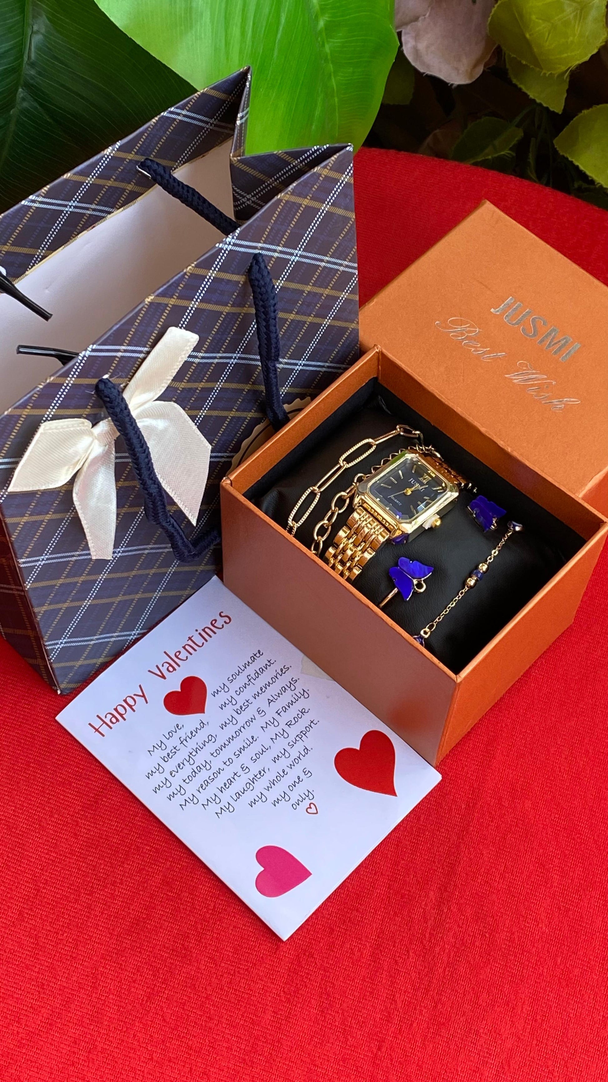 Gift set with gold watch and card 